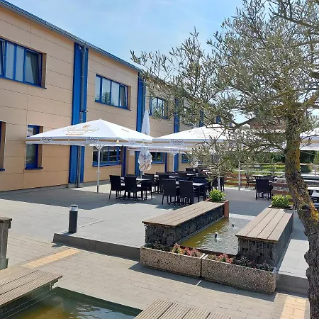 - Apartmenthaus Mit 4*