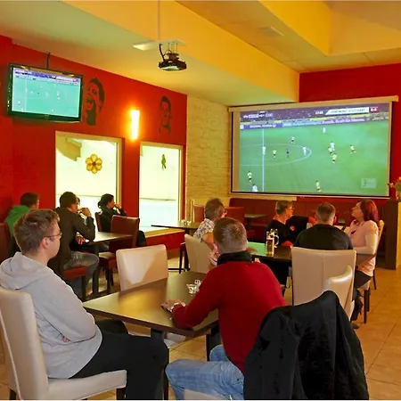 - Apartmenthaus Mit Apartament Neuruppin