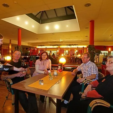 아파트 - Apartmenthaus Mit 네우루핀